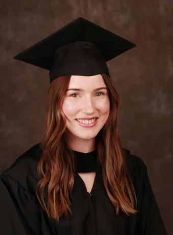 Madeleine Armstrong headshot